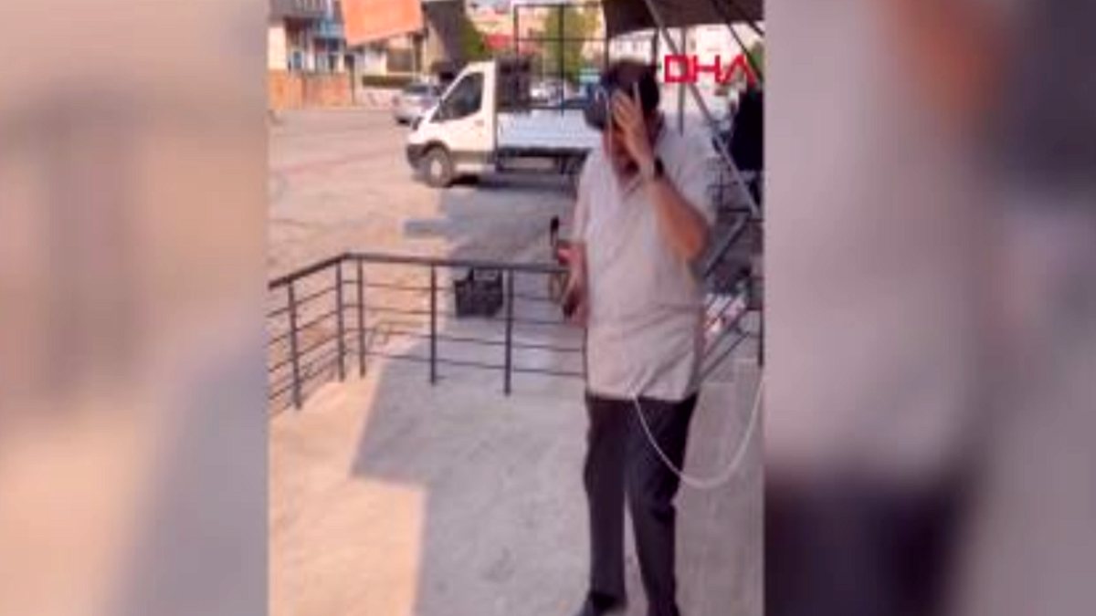 Sıcak Havada Çatıdaki İşçilere Dronla Serinleten Destek