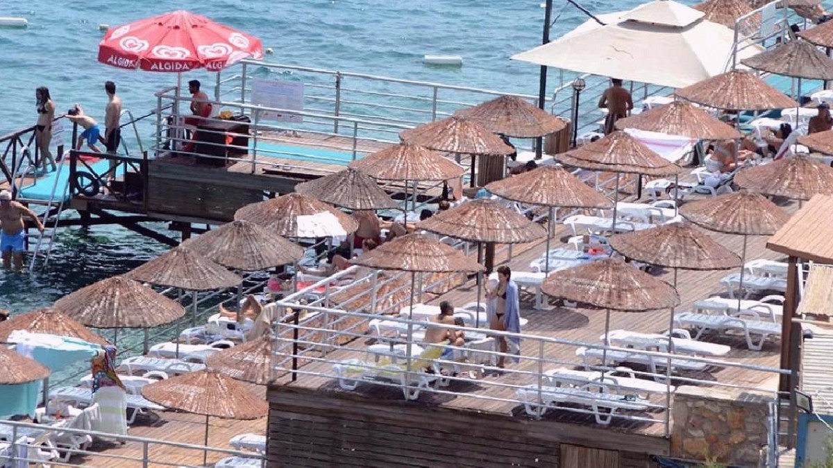 İtalya'da Plajlarda Yer Kapma Girişimlerine Ağır Cezalar