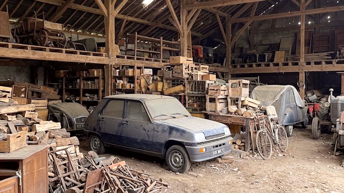 43 Yıl Sonra Bulunan 12 Km'lik Renault 5 Rekor Fiyata Satıldı