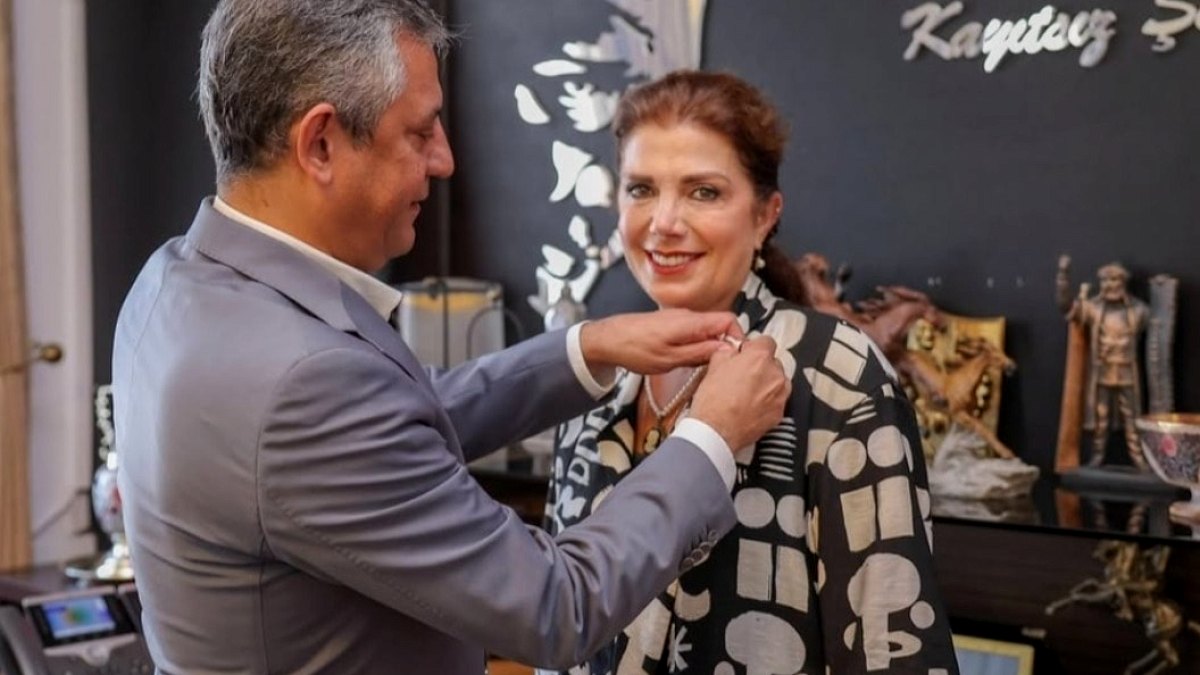 Ahmet Taner Kışlalı'nın Eşi Nilüfer Kışlalı Yeni Bir Siyasi Oluşuma Katıldı