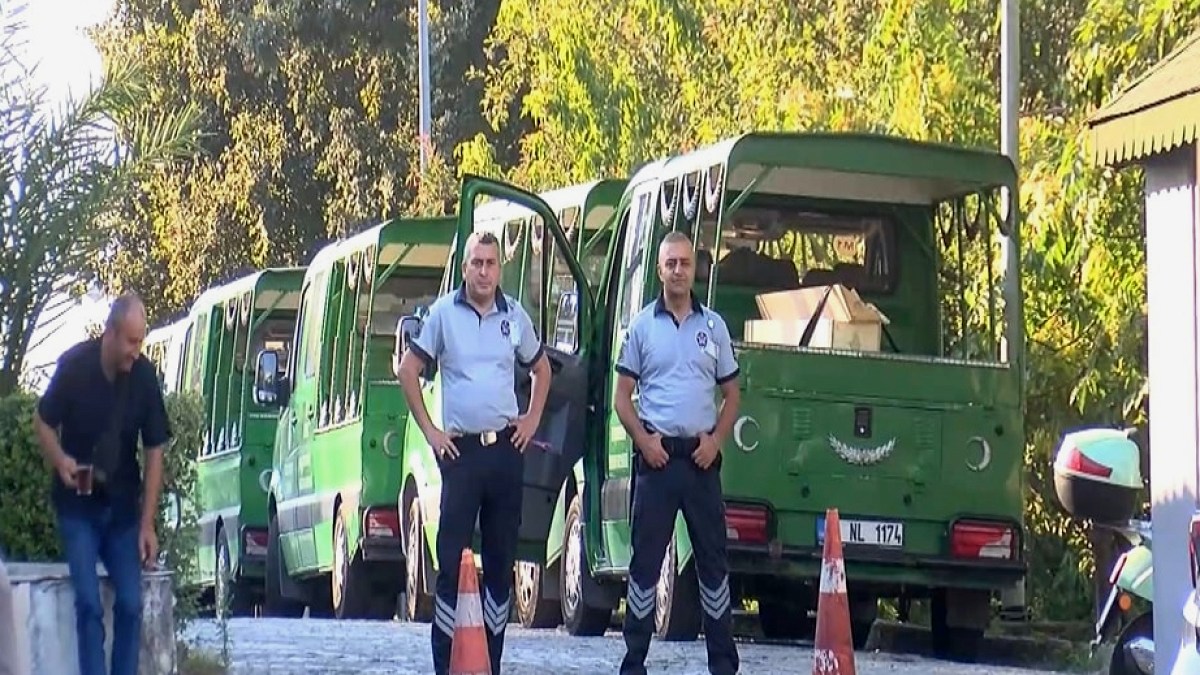 Süleymancılar Cemaatinin Eski Lideri Arif Ahmet Denizolgun'un Mezarı Açıldı