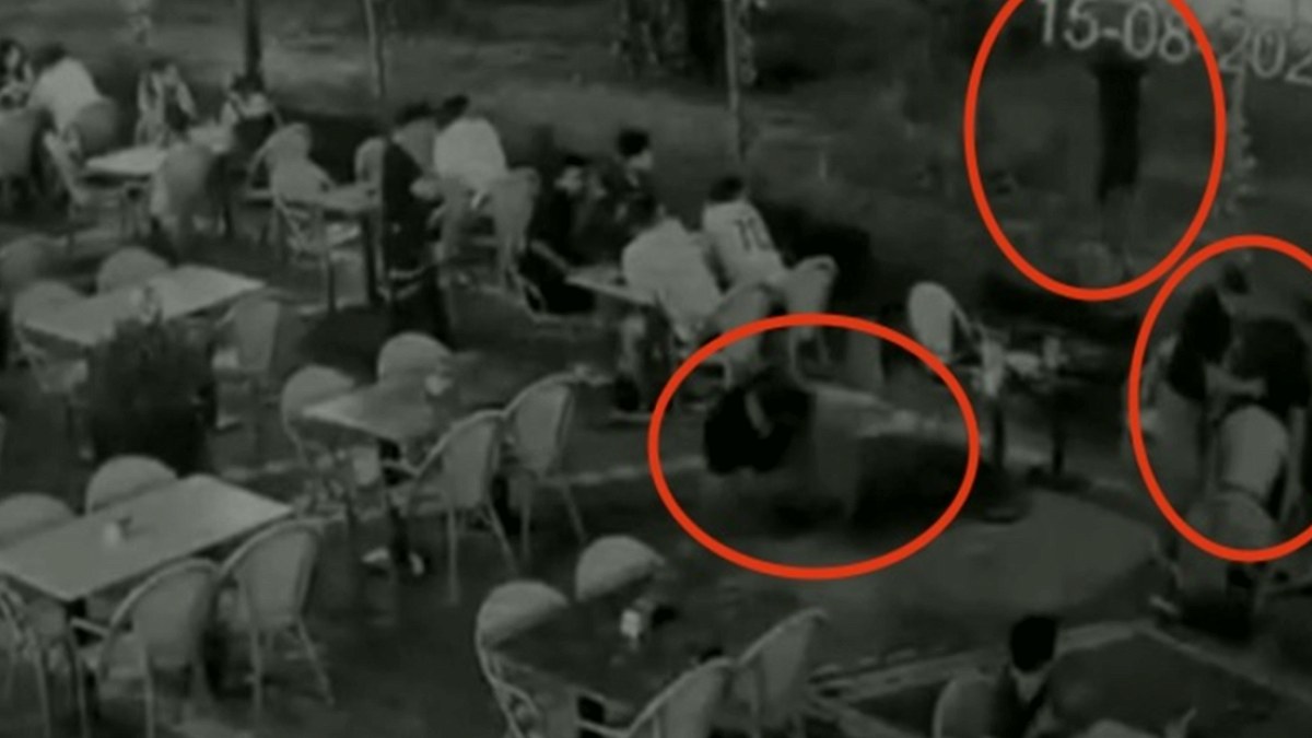 AVM Kafesinde Oturan Kişi Ağacın Arkasından Yapılan Saldırıda Vuruldu