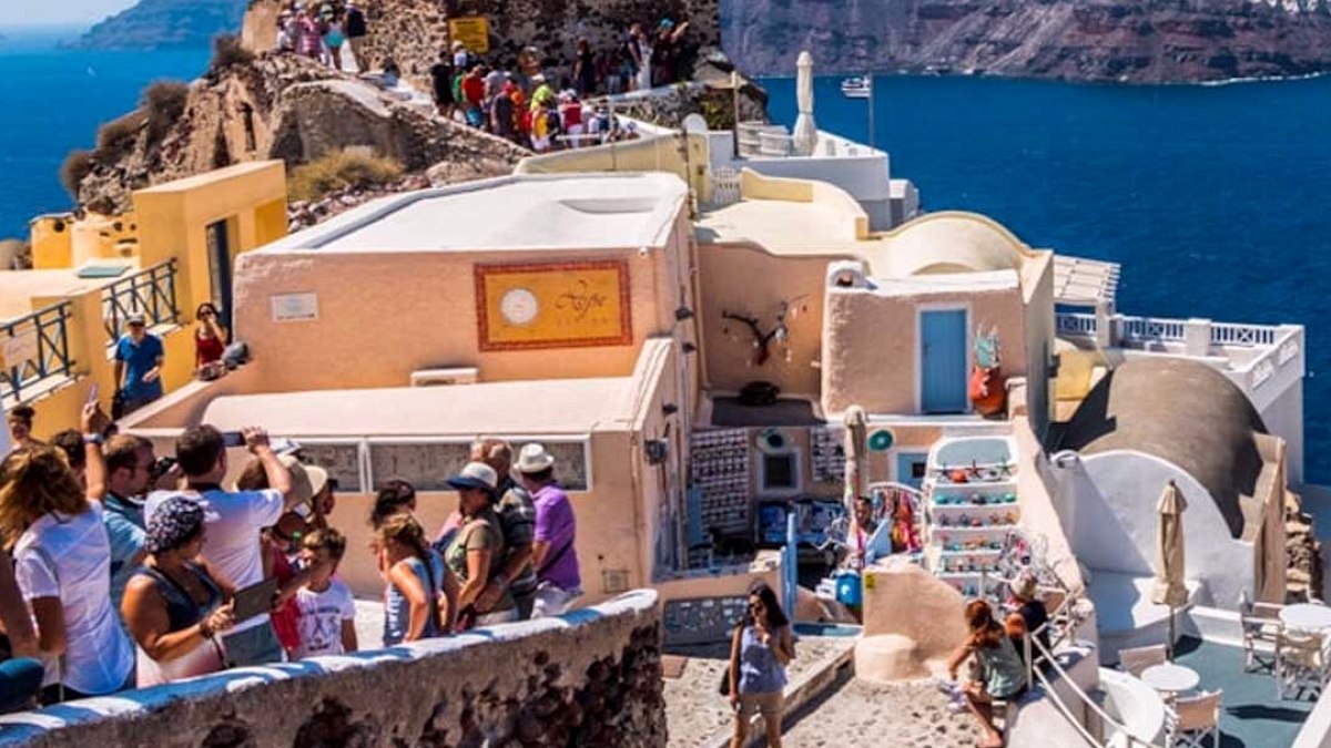 Yunanistan'da 'Sorunlu Turist' Tartışması: Kara Liste İhtimali Gündemde