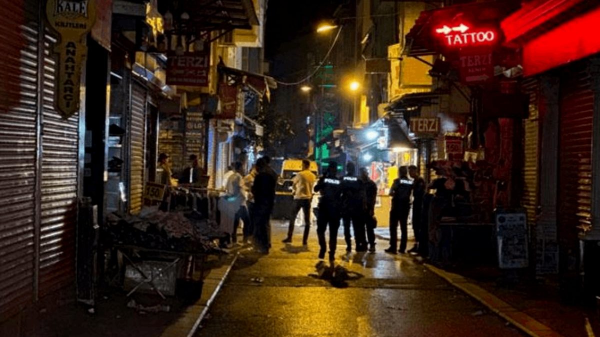 Fatih'te Esnaf Kavgası Kanla Bitti: 1 Ölü, 1 Yaralı