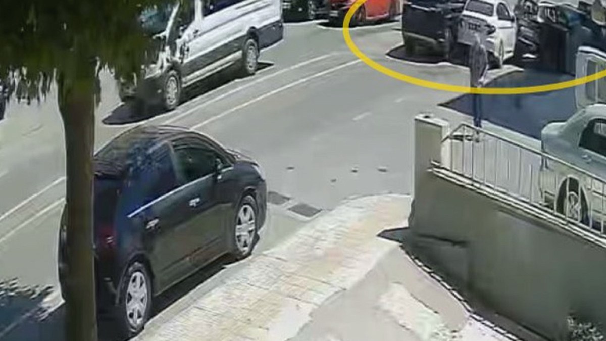 Çorum Belediye Başkanı'nın Aracının Karıştığı Zincirleme Kaza Kamerada