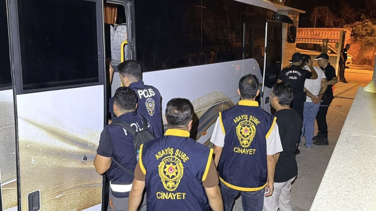 Adıyaman'da Suç Örgütüne 'Kirveler' Operasyonu: 5 Kişi Tutuklandı