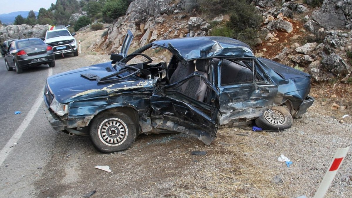 Konya'da Feci Kaza: Tır ile Otomobil Çarpıştı, 1 Kişi Hayatını Kaybetti