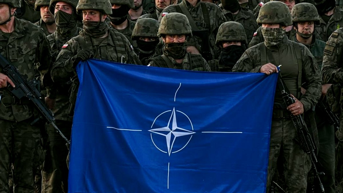 NATO'dan İran'a Gerilim Tırmandıran Mesaj: Savunmaya Hazırız