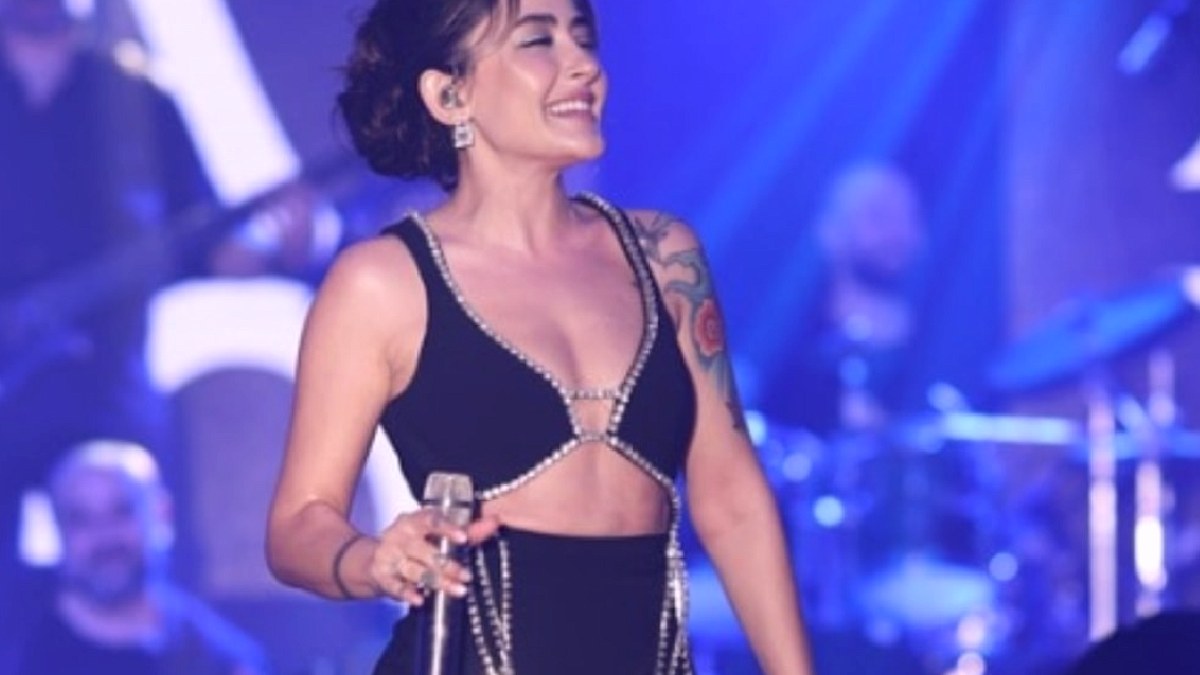 Melek Mosso'dan Spor Salonunda Romantik Anlar: Yeni Aşk Pozuyla Dikkat Çekti