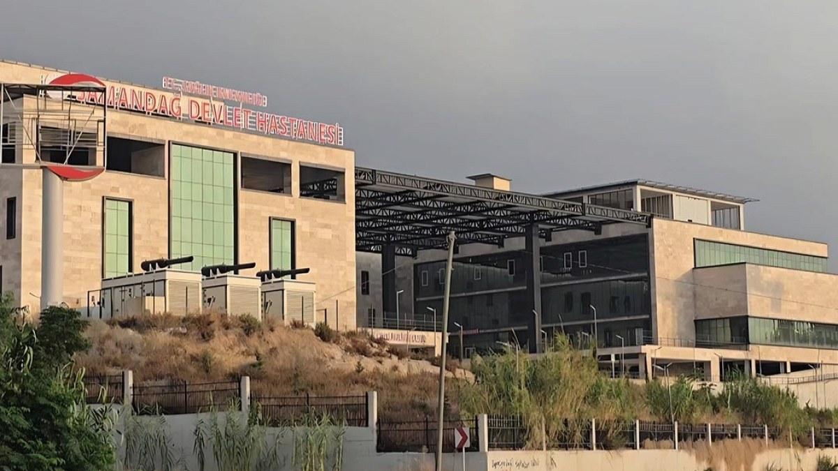 Sağlık Çalışanına Şiddet: Doktor Yumruklu ve Bıçaklı Saldırıya Uğradı