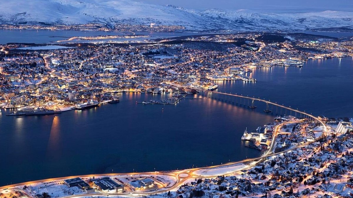 Norveç'te Güneş Haftalarca Batmıyor: Tromso'nun Eşsiz Yaz Deneyimi