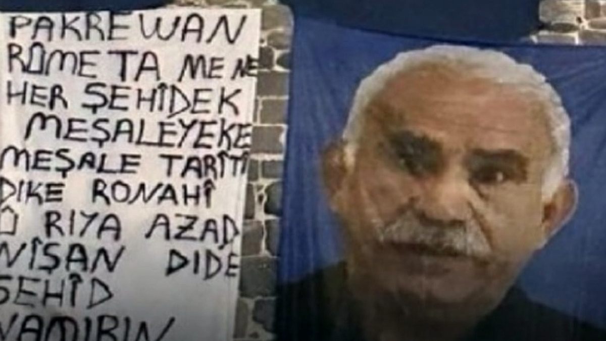 Diyarbakır Surlarına Apo Posteri Asıldı, İstanbul'da Taziye Etkinliği Düzenlendi