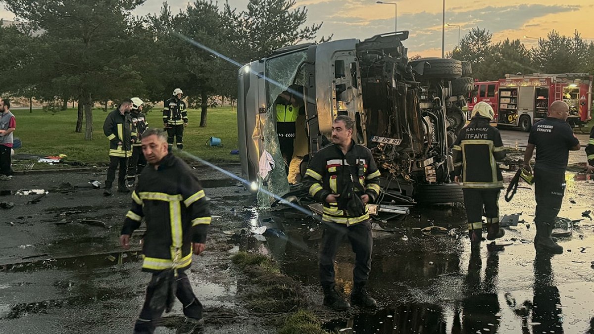Kayseri'de Feci Kazada Otobüs ve Tanker Çarpıştı: 35 Yaralı