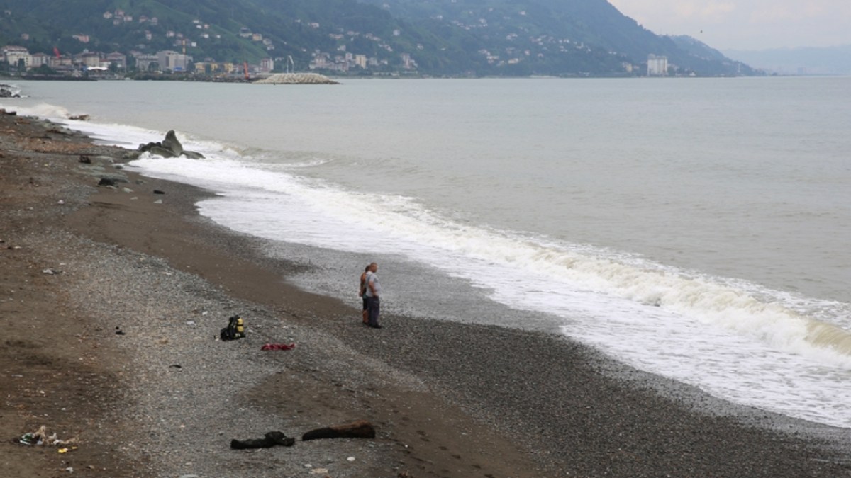 Rize'de Denizde Kaybolan Küçük Çocuğu Arama Çalışmalarında İkinci Gün