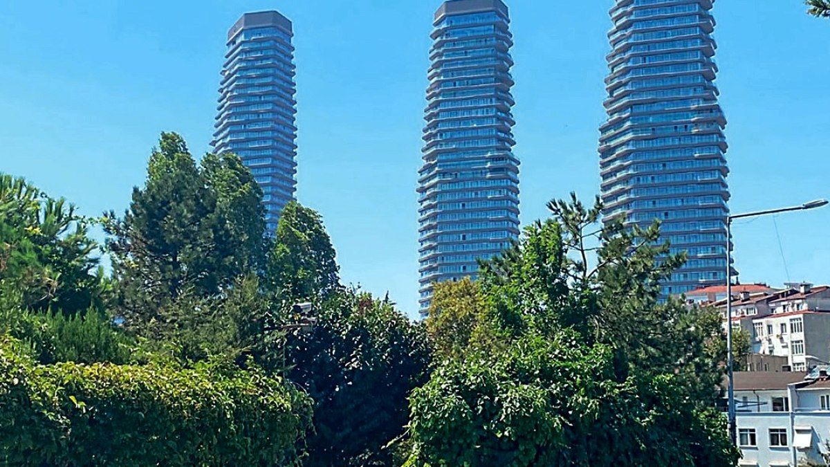 İstanbul'un Silüetine Dokunan 3 Kule Projesi: Yüksek Fiyatlar ve Tartışmalı Süreç