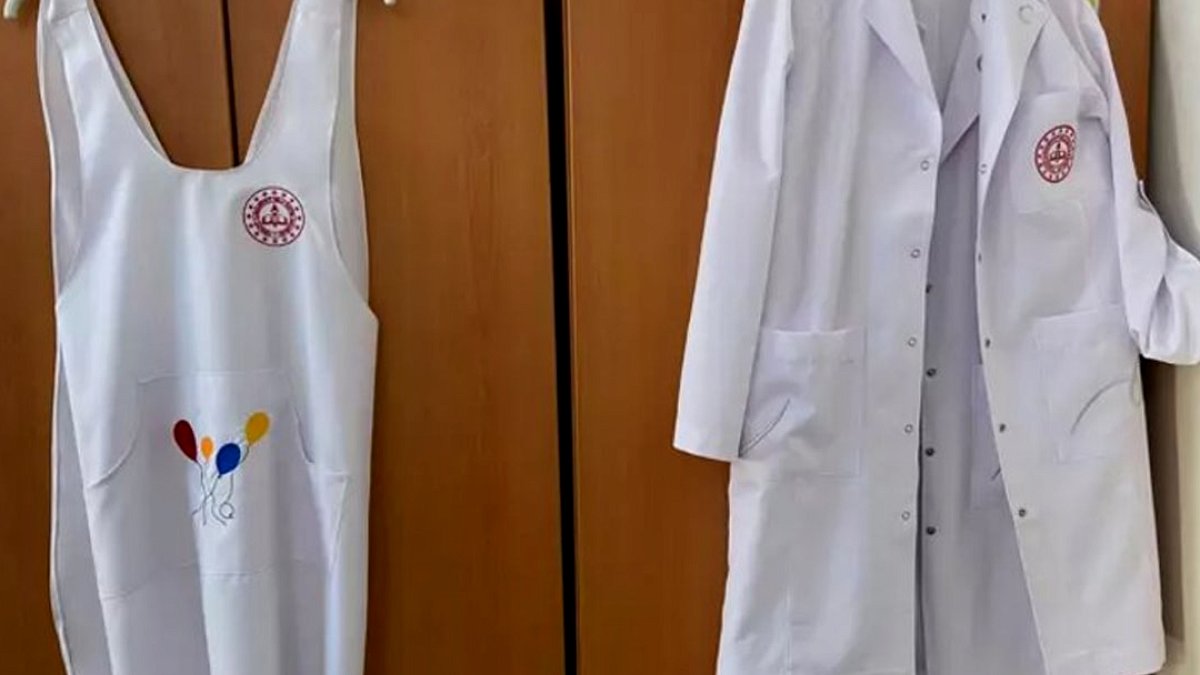 Öğretmenlere Önlük Dayatması: Yeni İhale Yolda Mı?
