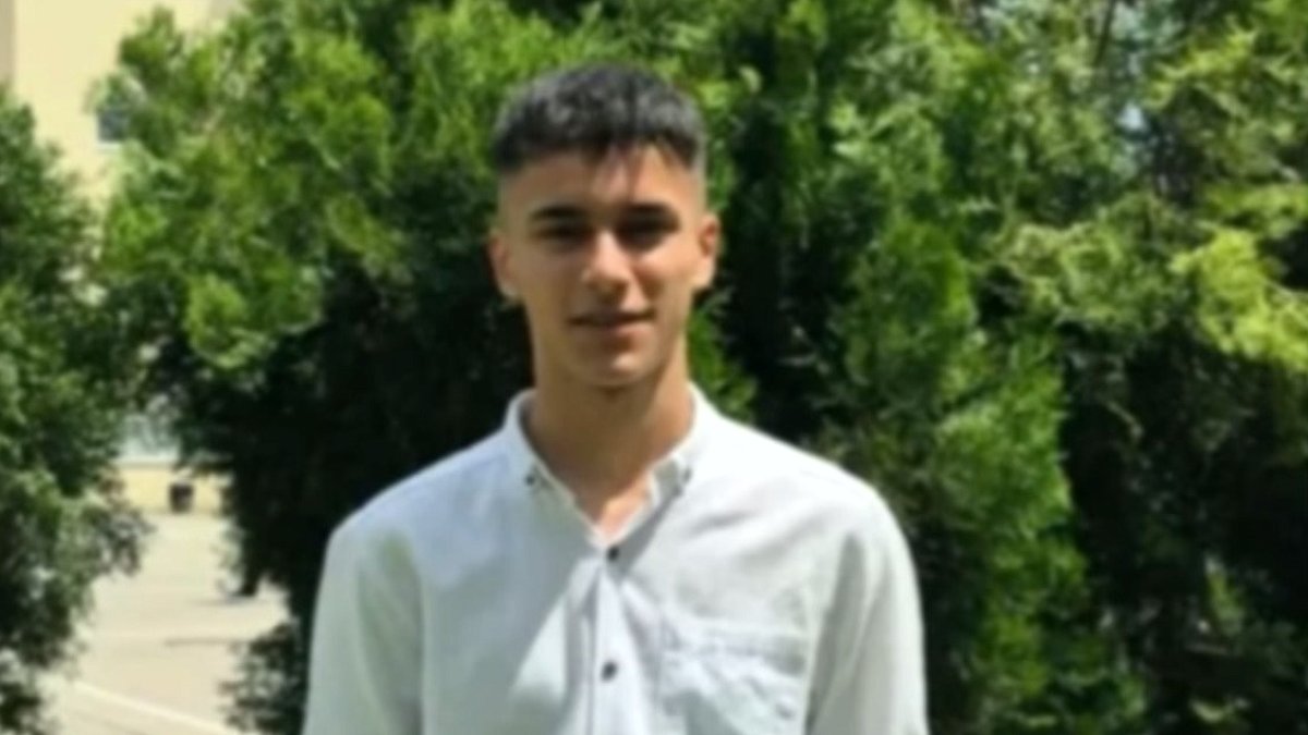 19 Yaşındaki Berat Yıldırım'ın Odasında Ölü Bulunması Şok Etti