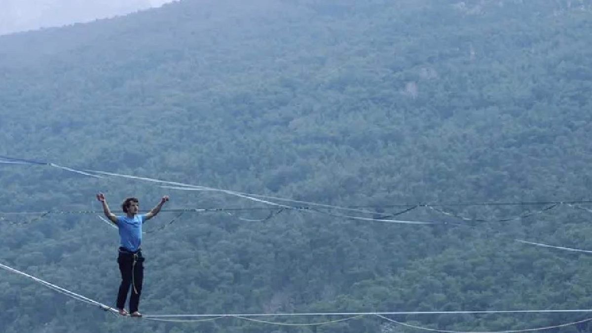 Dağ Köyünde Nesillerdir Süren Eşsiz İp Cambazlığı Geleneği