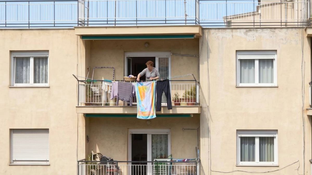 Balkona Çamaşır Asmak Yasal Sorun Yaratabilir: Yeni Kararlar ve Uyarılar