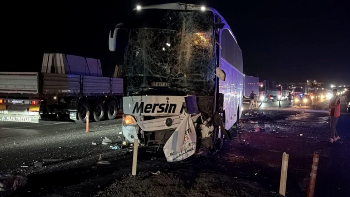 Siverek'te Otobüs Kazası: 13 Kişi Yaralandı