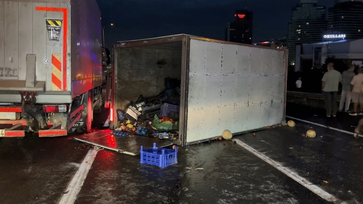 İstanbul'da TEM Bağlantı Yolunda Zincirleme Kaza: 6 Yaralı
