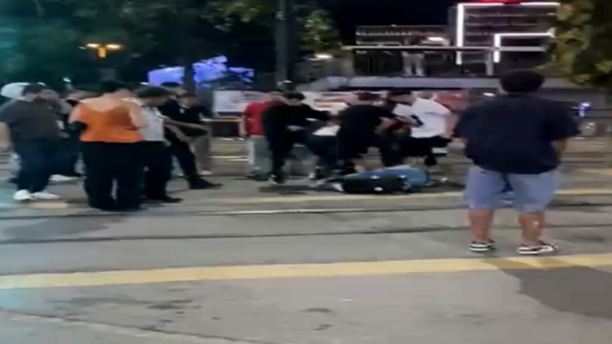 Zeytinburnu'nda Para Gaspı Girişimi Kanlı Bitti: Takip Eden Adam Dövele Dövüle Kaçtı