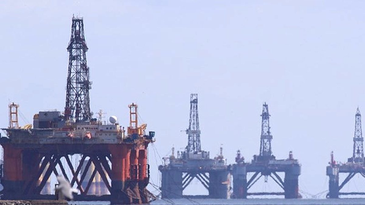 ABD'de Petrol Kulesi Sayısı Düşüşte: Enerji Piyasaları Nasıl Etkilenecek?