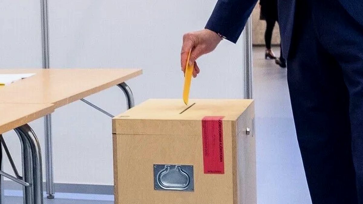 İzlanda AB Üyeliği İçin Sandık Başında: Sonuçlar Merakla Bekleniyor