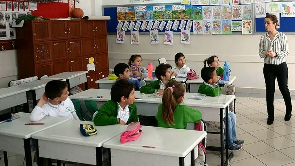 MEB'den Tartışmalı Öğretmen Alımı: İnşaat Firması Aracılığıyla 'Ücretli Öğretmen' Temini