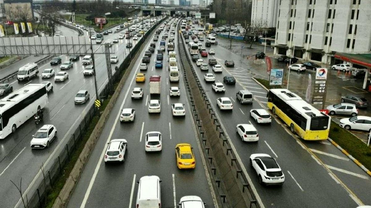 Trafikte Yeni Dönem: Direksiyon Sınavları Şehirleri Kilitleyecek Mi?