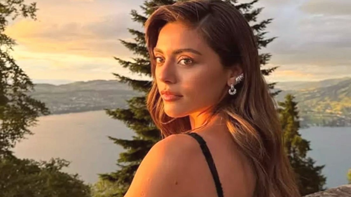 Sıla Türkoğlu ve Ata Ayyıldız Aile Arasında Nişanlandı