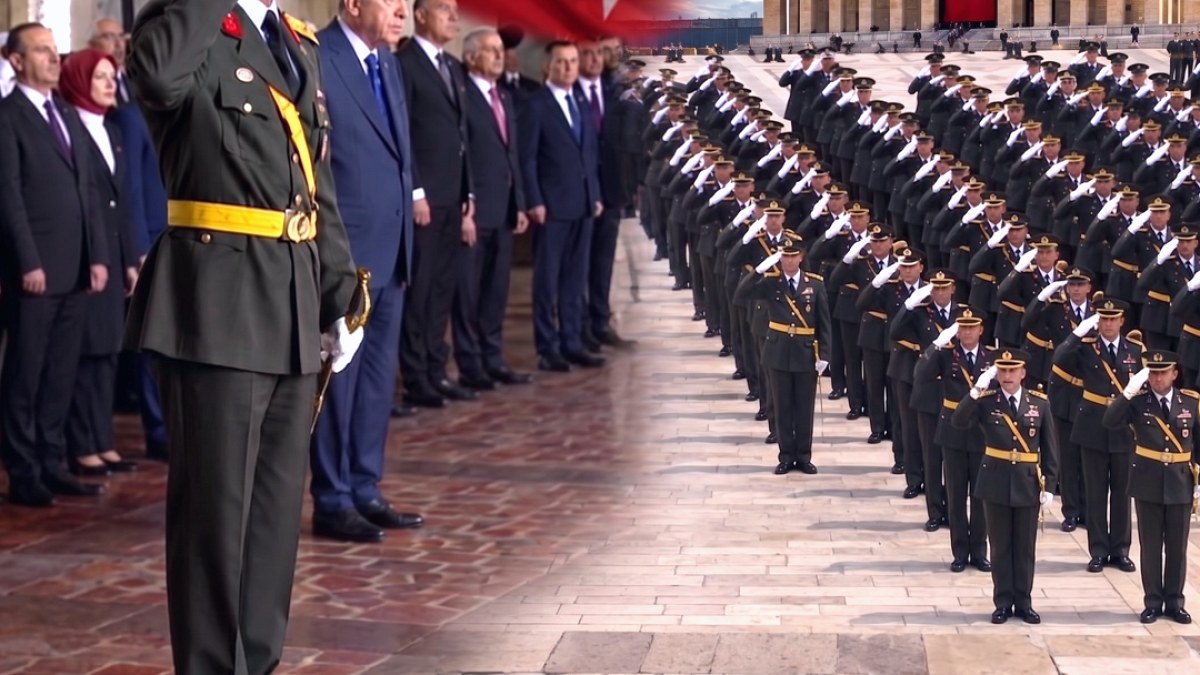 Tümgeneral Tayanç'tan Anıtkabir'de Duygu Dolu İstiklal Marşı Performansı