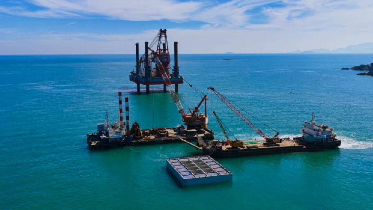 Deniz Tabanına 119 Bin Tonluk Dev Koruyucu Duvar İnşa Ediliyor