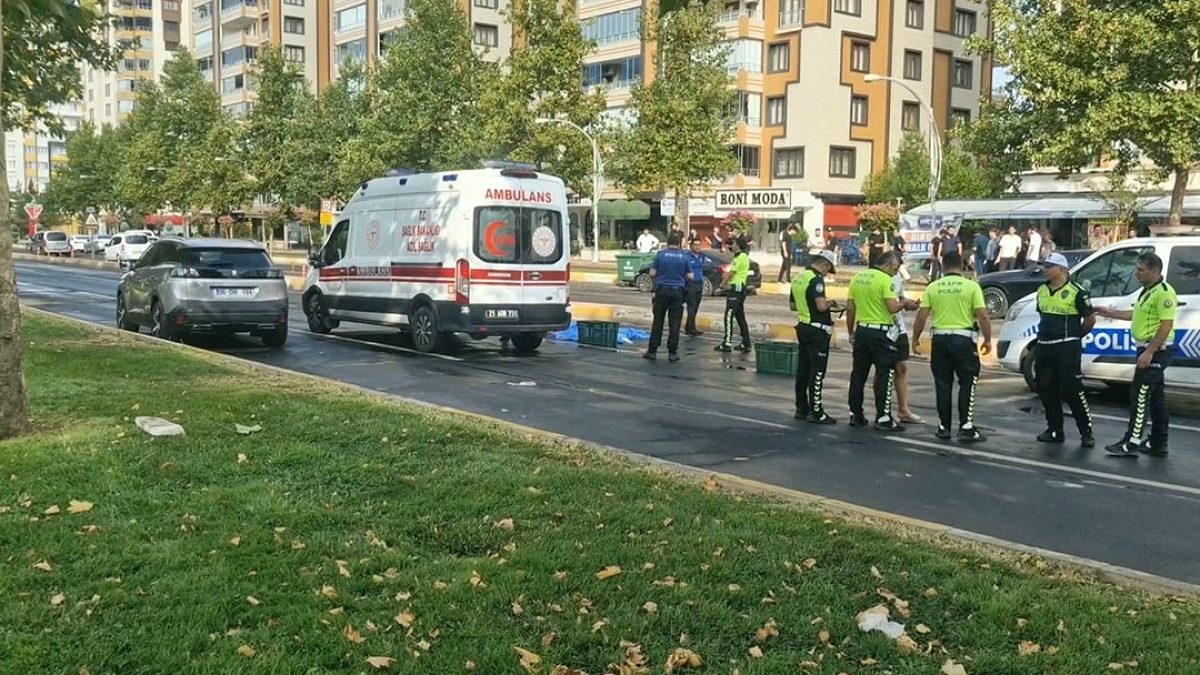 Diyarbakır'da Trafik Kazası: Karşıya Geçen Yaya Hayatını Kaybetti