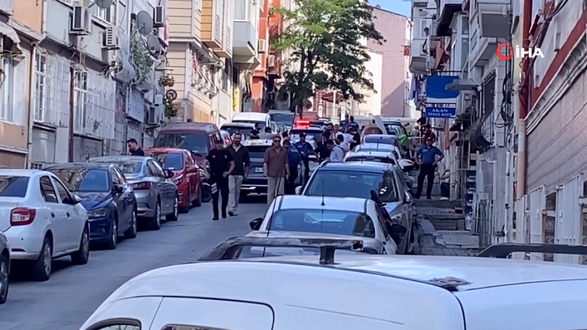 Fatih'te Kan Donduran Aile Faciası: Emekli Polis 2 Yakınını Öldürüp İntihar Etti