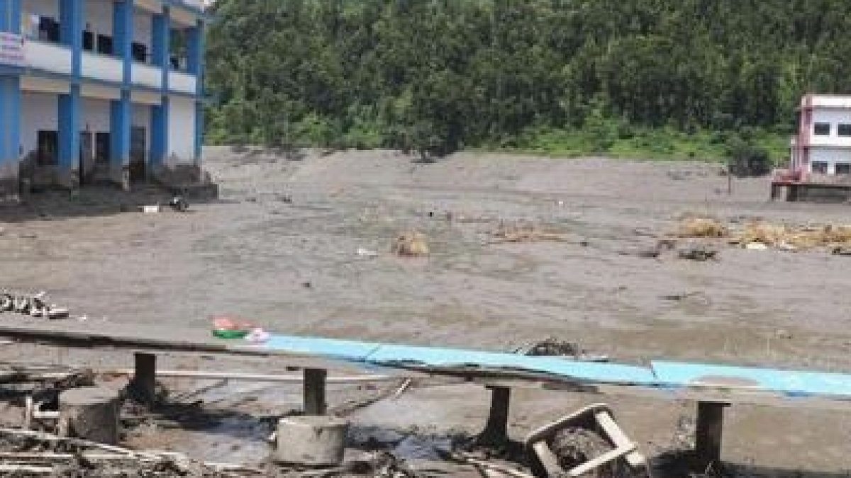 Nepal'de Büyük Sel Felaketi: Can Kaybı Arttı, Kurtarma Çalışmaları Sürüyor