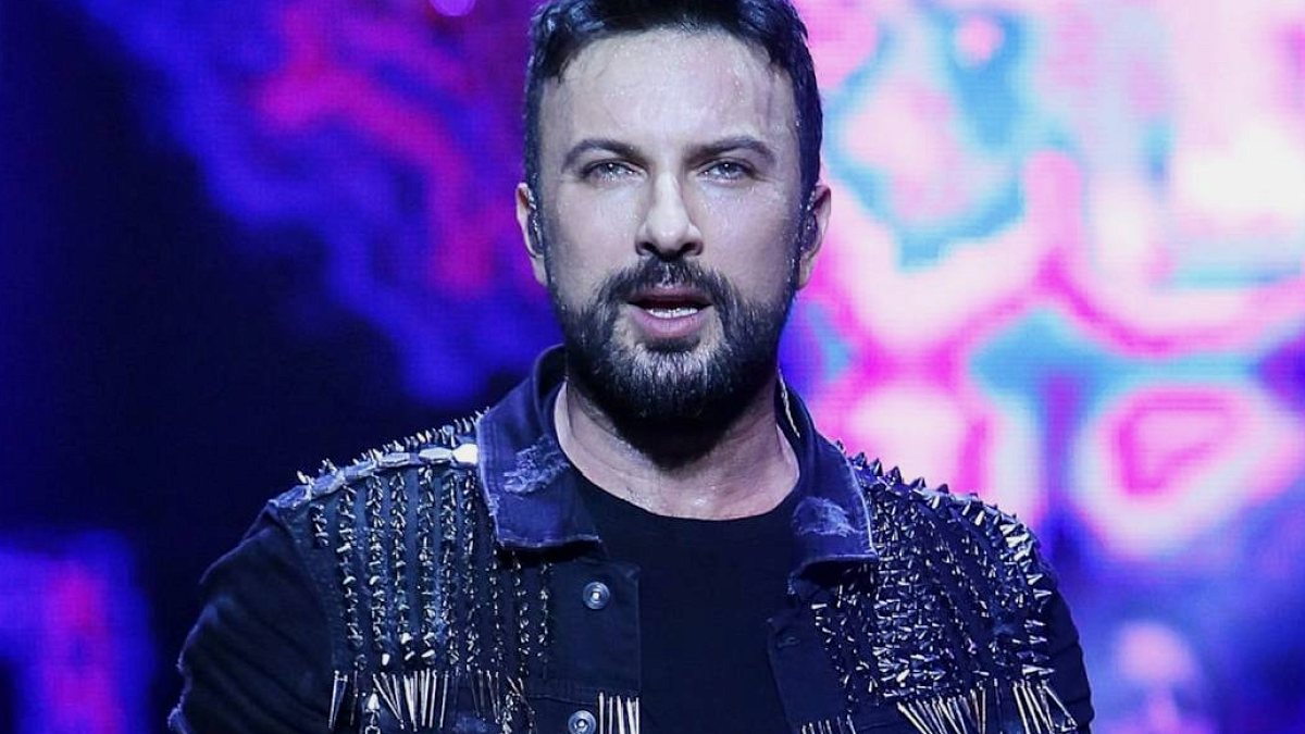 Megastar Tarkan'dan Yeni Saç Modeliyle Şaşırtan Değişim