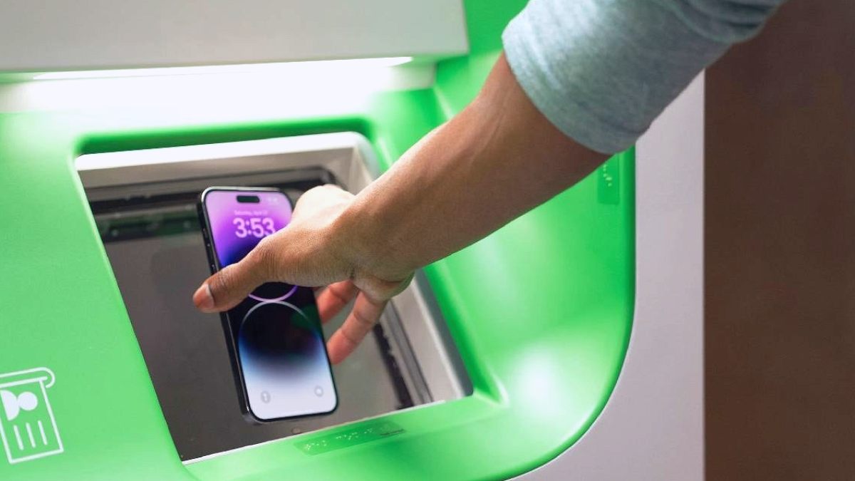 Akıllı Telefonlarınızı Nakde Çevirin: Yeni Nesil Geri Dönüşüm ATM'leri Devrim Yaratıyor