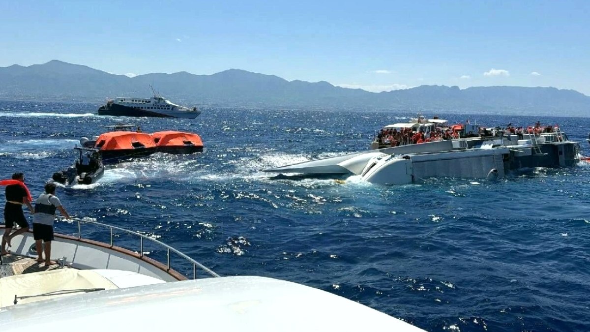 Girne Açıklarında Feribot Battı: 268 Kişi Denizin Ortasında Kurtarılmayı Bekliyor