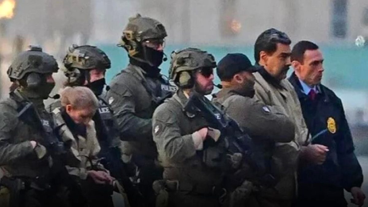 Maduro'dan Aylardır Sonra İlk Kez Görüntü: Zafer İşaretiyle Mesaj Verdi