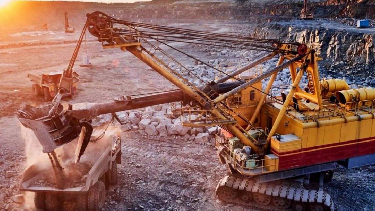 Çöl Kumlarının Altından Büyük Enerji Kaynağı Çıktı: 30 Milyon Tonluk Uranyum Rezervi Keşfedildi