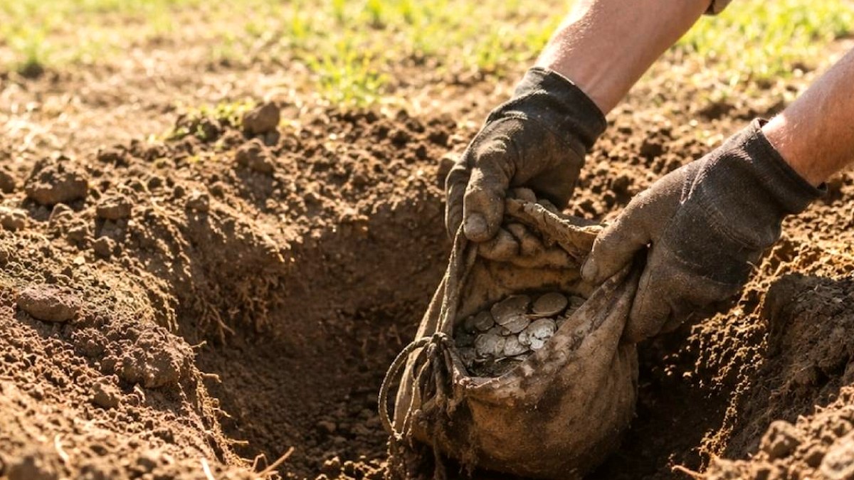 400 Yıllık Nadir Altın Sikke Bulundu: Değeri Milyonları Aşıyor