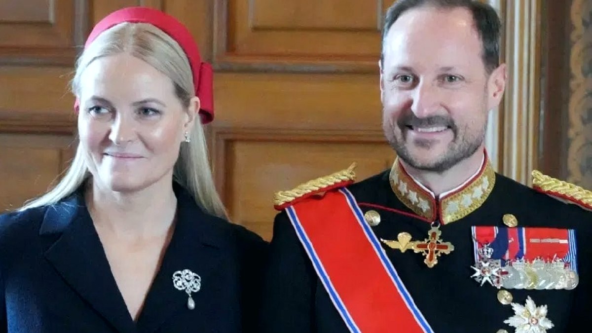 Norveç'te Kral Harald Vefat Etti, Oğlu Haakon Tahta Çıktı