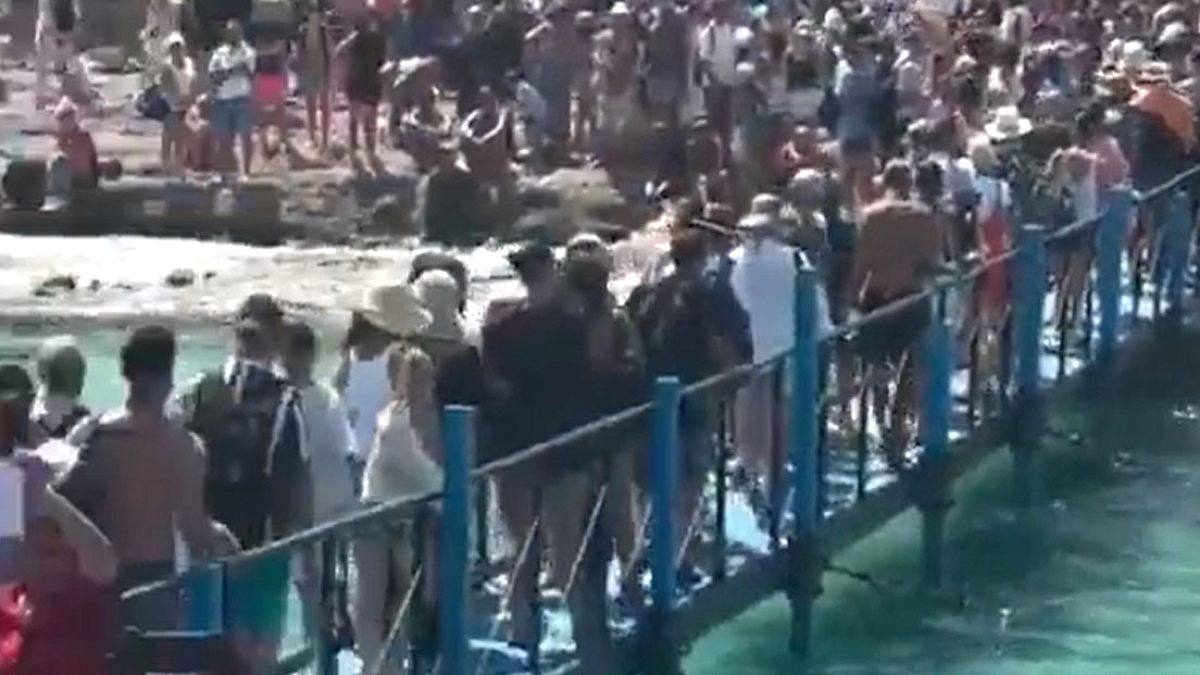 Yunan Adalarında Turist Yoğunluğu: Balos ve Oia'da Yeni Düzenlemeler Yolda