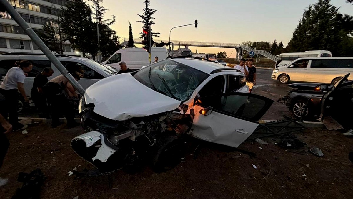 Tekirdağ'da Feci Kazada 6 Kişi Yaralandı: 3'ü Çocuk