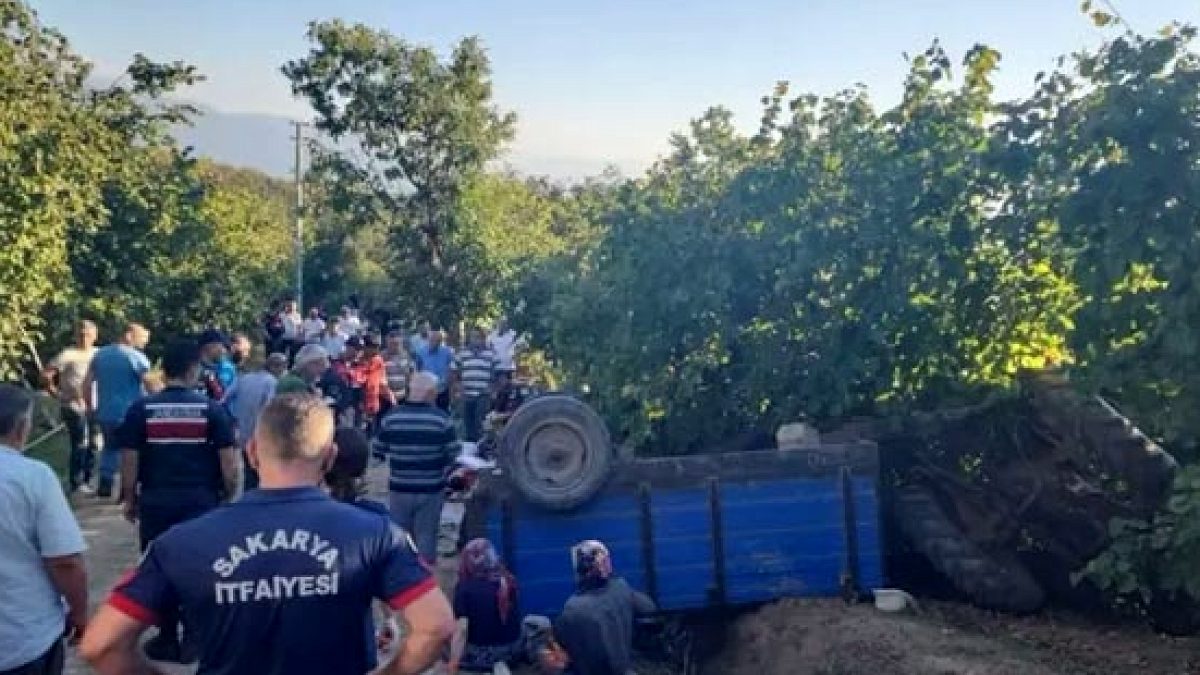 Hendek'te Fındık İşçilerini Taşıyan Traktör Devrildi: 18 Yaralı