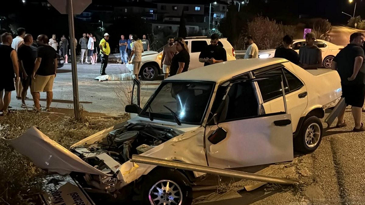 Aydın'da Feci Kaza: Motosiklet Otomobillerle Çarpıştı, Genç Sürücü Hayatını Kaybetti