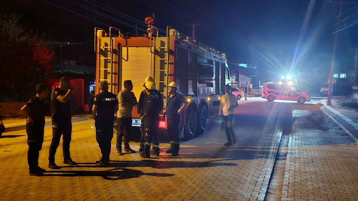 Çanakkale'de Feci Kaza: Karşıya Geçen Aileye Otomobil Dalıverdi