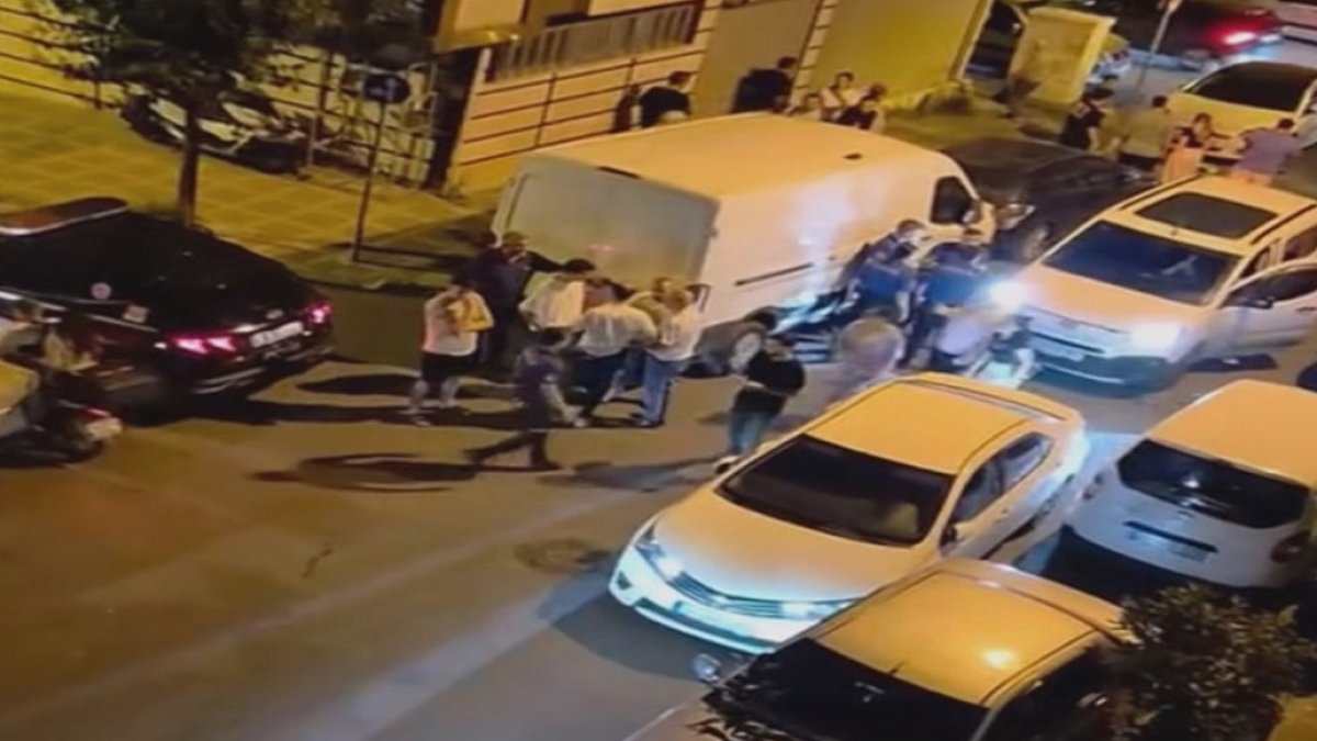 Bayrampaşa'da Polisten Kaçan Şüpheliler Kaza Yaptı: Bir Kişi Gözaltında