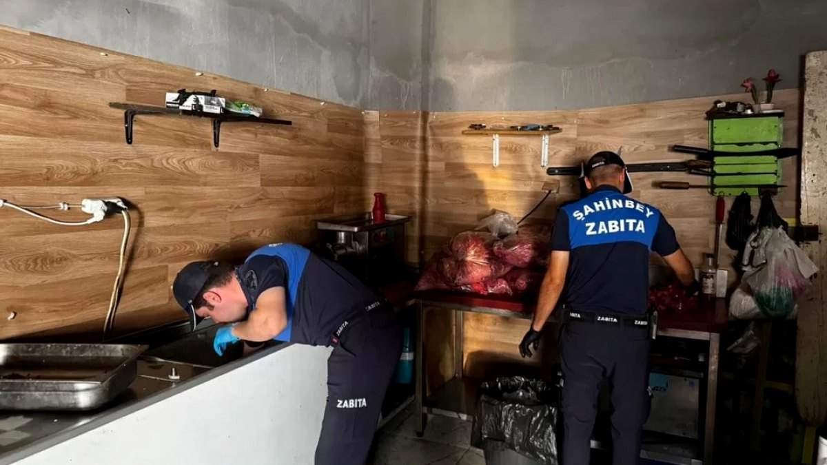 Gaziantep'te Halk Sağlığını Tehdit Eden Üretim: 500 Kilo Et Ürünü İmha Edildi